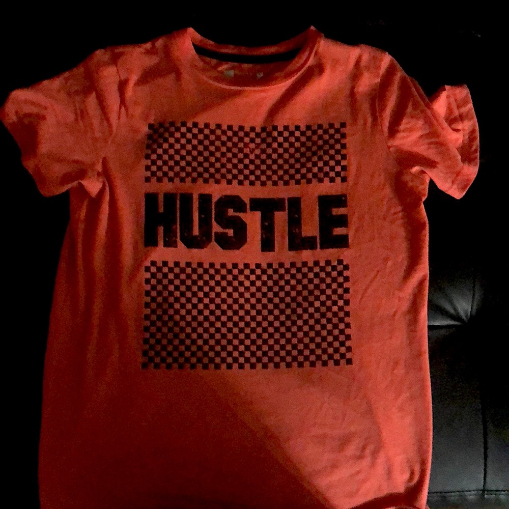 A t-shirt color look like pink almost new used 3times